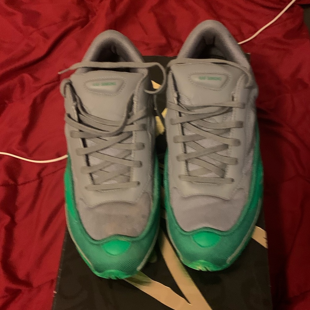 RAF Simmons size 10.5 don’t fit anymore used